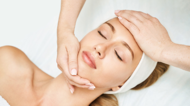 ✨ Want Younger, Glowing Skin? Unlock Your Natural Beauty in 30 Days!